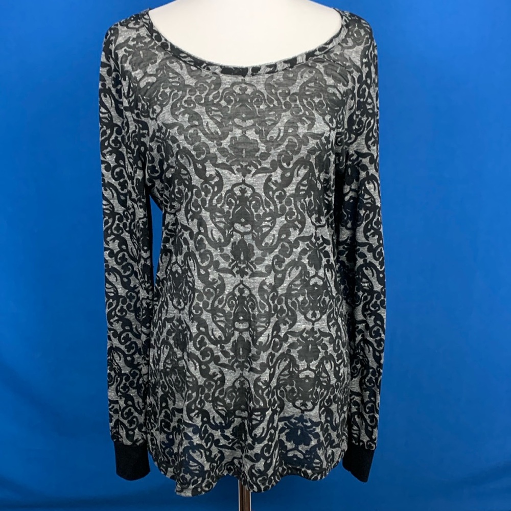 BKE burnout top LS w vine design